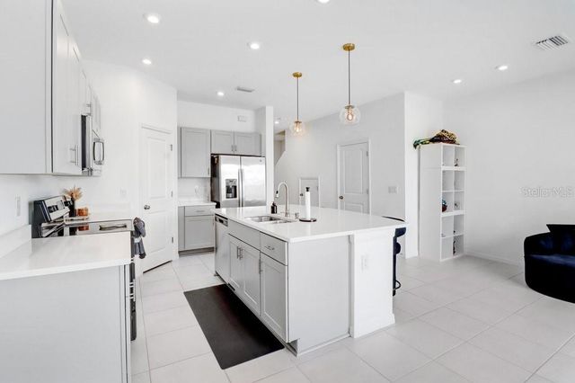 2301 ALEE LANE, Wesley Chapel, FL 33543