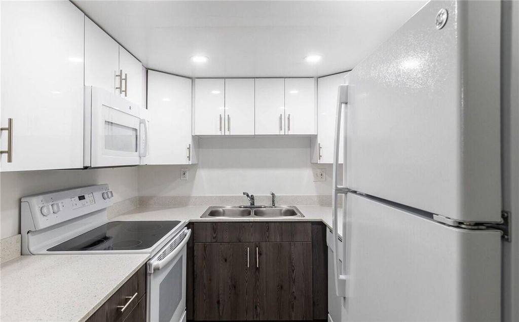 401 NW 34 Street 85-202, Pompano Beach, FL 33064