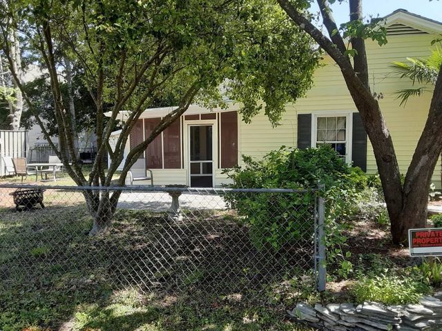 301 Stratford Pl., Murrells Inlet, SC 29576