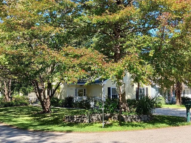 301 Stratford Pl., Murrells Inlet, SC 29576