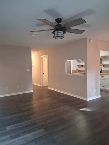 301 Stratford Pl., Murrells Inlet, SC 29576