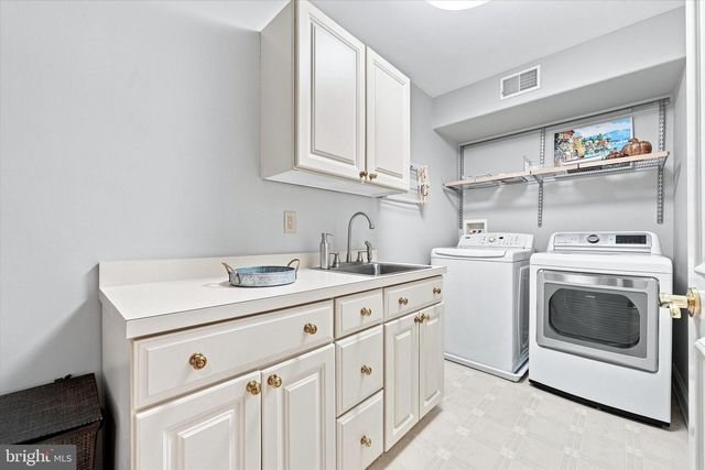 45 HILL RD, Wilmington, DE 19806