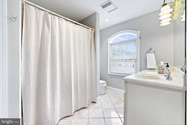 45 HILL RD, Wilmington, DE 19806