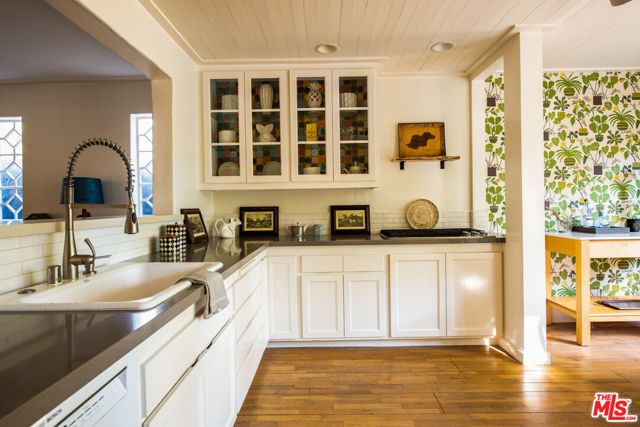 379 Bellefontaine Street, Pasadena, CA 91105