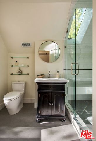 379 Bellefontaine Street, Pasadena, CA 91105