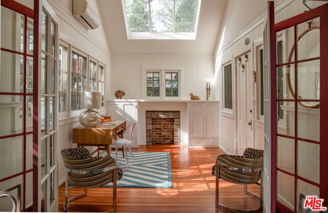 379 Bellefontaine Street, Pasadena, CA 91105