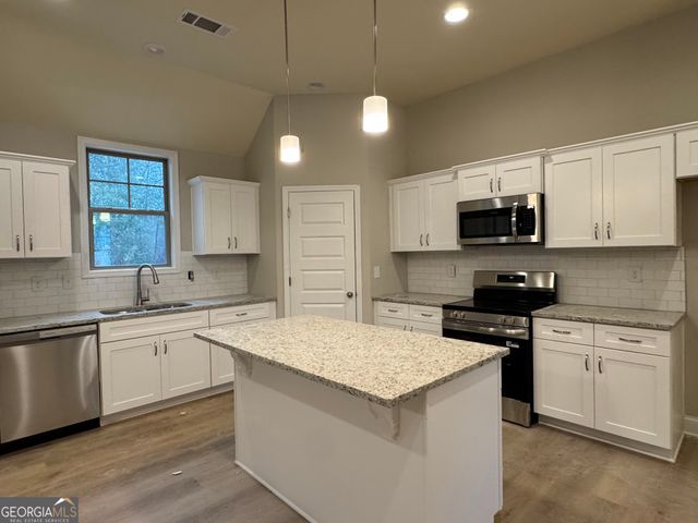 157 Country World Drive, Macon, GA 31211