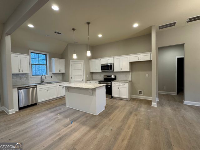 157 Country World Drive, Macon, GA 31211