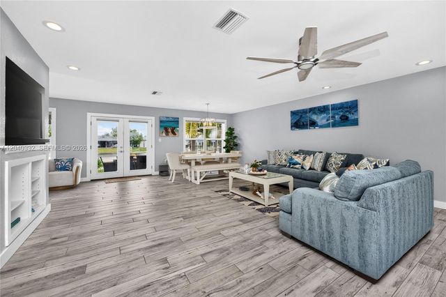 21812 Edgewater Dr, Port Charlotte, FL 33952