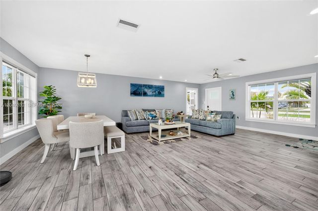21812 Edgewater Dr, Port Charlotte, FL 33952