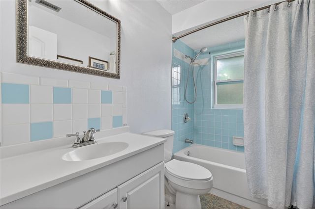 27484 S TWIN LAKES DRIVE, Punta Gorda, FL 33955