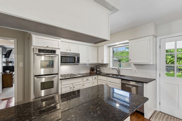 9077 Longmont Drive, Dallas, TX 75238