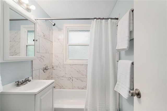 307 NW 63rd Terrace, Kansas City, MO 64118