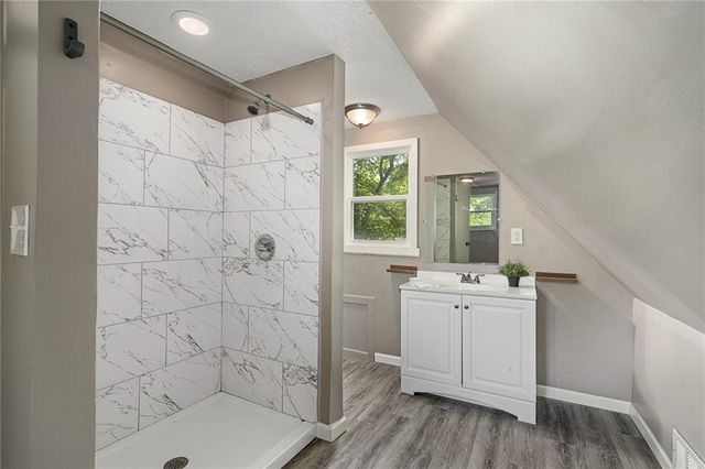 307 NW 63rd Terrace, Kansas City, MO 64118