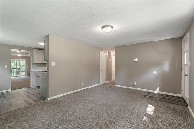 307 NW 63rd Terrace, Kansas City, MO 64118