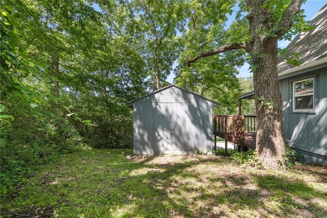 307 NW 63rd Terrace, Kansas City, MO 64118