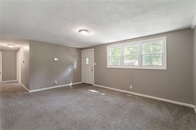 307 NW 63rd Terrace, Kansas City, MO 64118