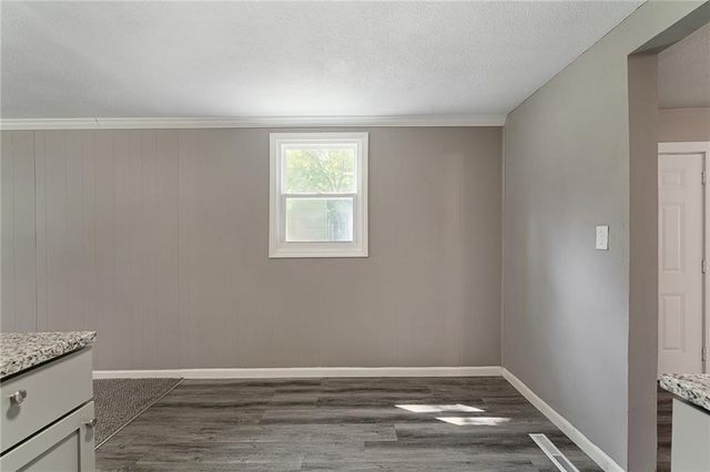 307 NW 63rd Terrace, Kansas City, MO 64118