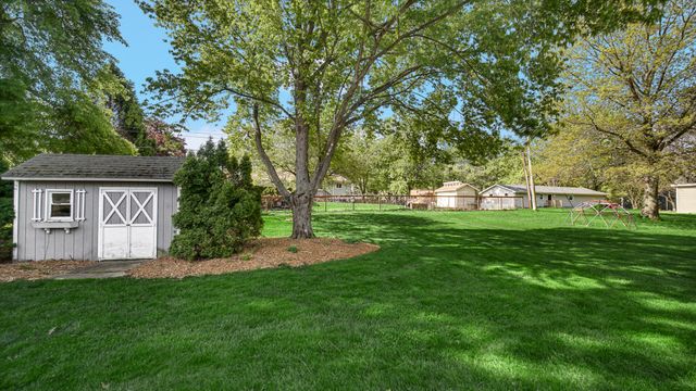 2109 Crockett Avenue, Valparaiso, IN 46383
