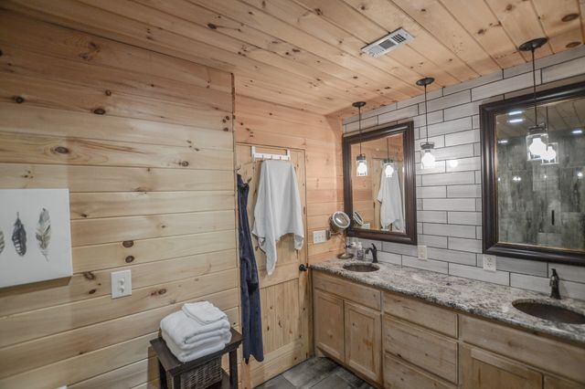 655 Vz County Road 2904, Eustace, TX 75124