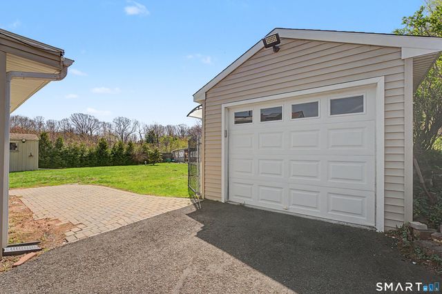 394 Clintonville Road, North Haven, CT 06473