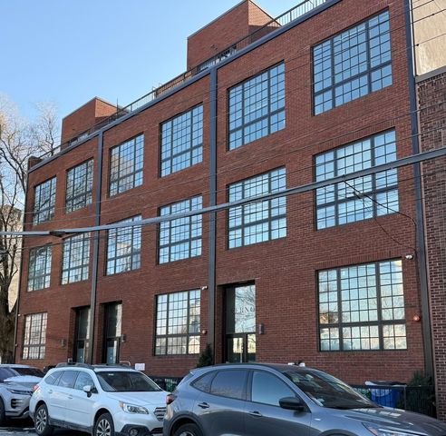 530 W 47th St Apt 3A, New York City, NY 11101