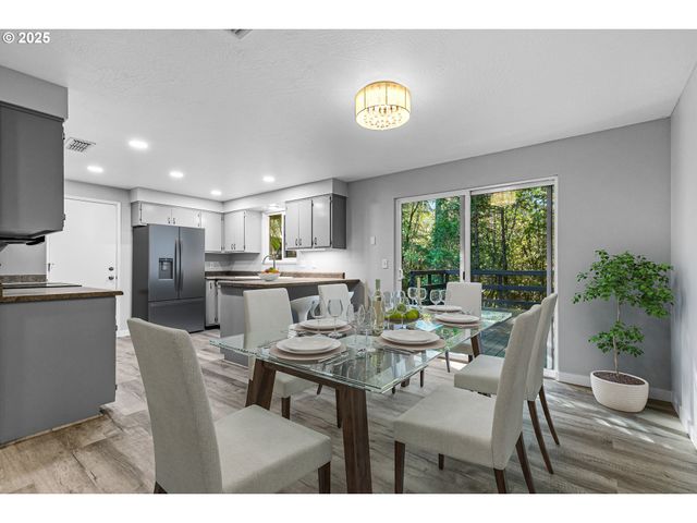 387 CIENAGA Ln, Grants Pass, OR 97526