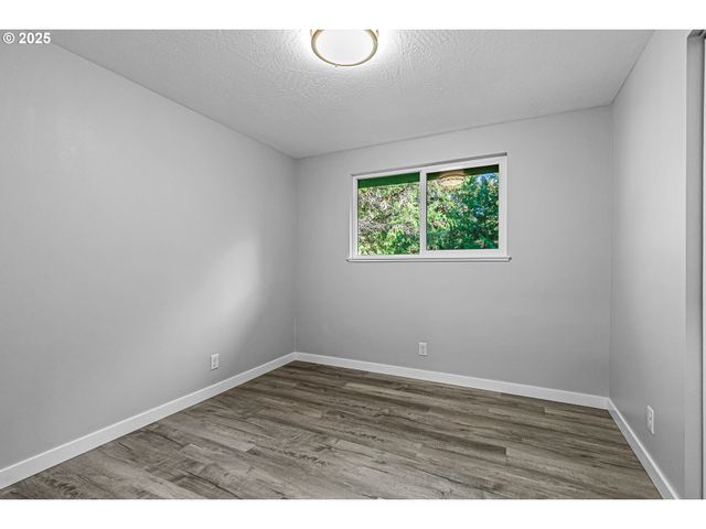 387 CIENAGA Ln, Grants Pass, OR 97526