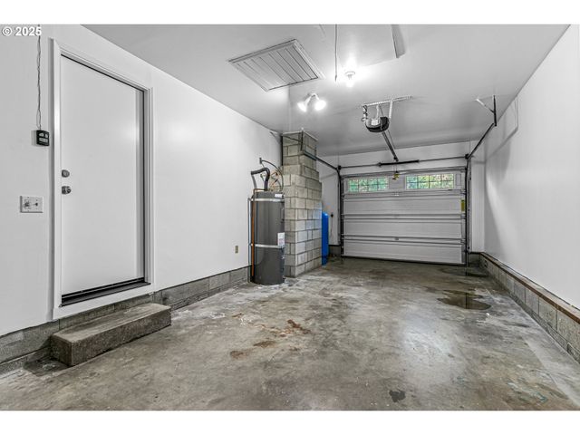 387 CIENAGA Ln, Grants Pass, OR 97526