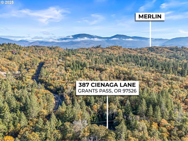 387 CIENAGA Ln, Grants Pass, OR 97526