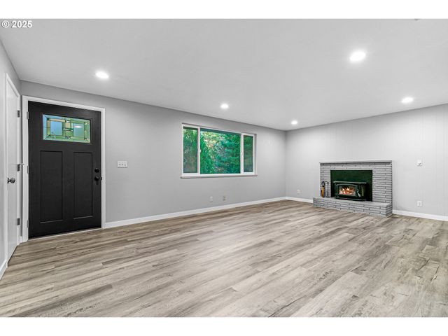 387 CIENAGA Ln, Grants Pass, OR 97526