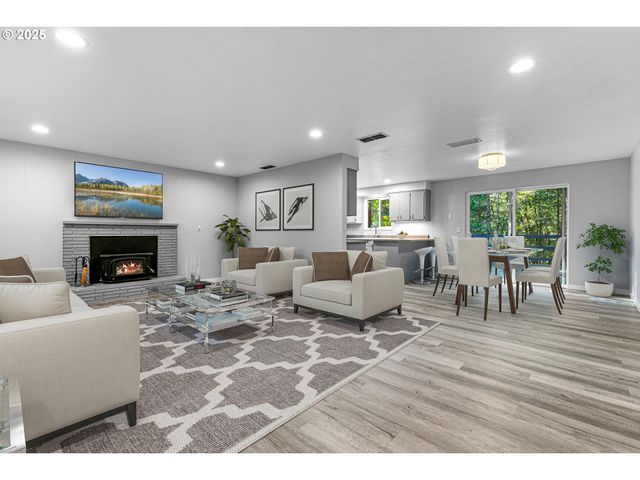 387 CIENAGA Ln, Grants Pass, OR 97526