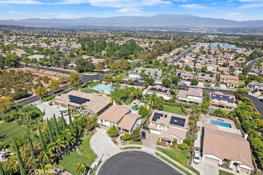 135 Custer Circle, Corona, CA 92881 — photo 4