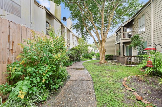 2100 Tanglewilde Street 131, Houston, TX 77063