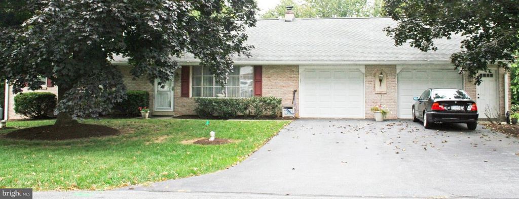 914 MAY RD, Lititz, PA 17543