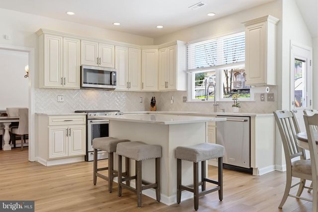 1413 RIDGEWOOD LN, Newtown, PA 18940