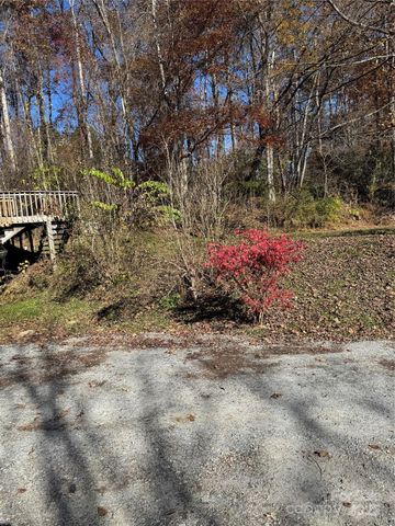 90 Buchanan Drive, Fletcher, NC 28732