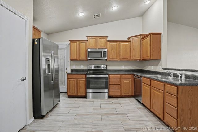 92 W Fairlane Place, Sapulpa, OK 74066