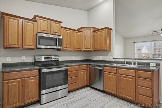 92 W Fairlane Place, Sapulpa, OK 74066