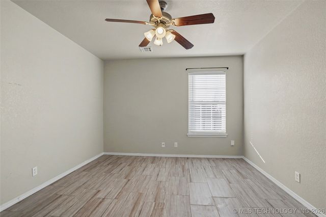 92 W Fairlane Place, Sapulpa, OK 74066