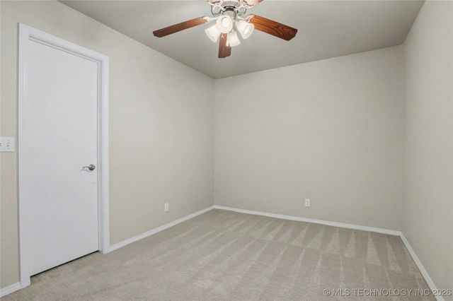 92 W Fairlane Place, Sapulpa, OK 74066