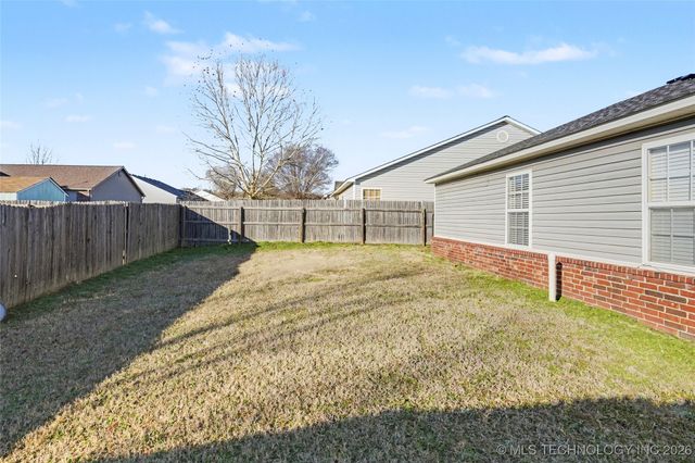 92 W Fairlane Place, Sapulpa, OK 74066