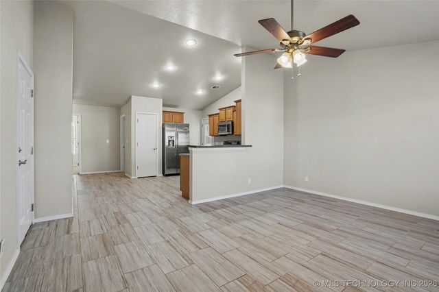 92 W Fairlane Place, Sapulpa, OK 74066