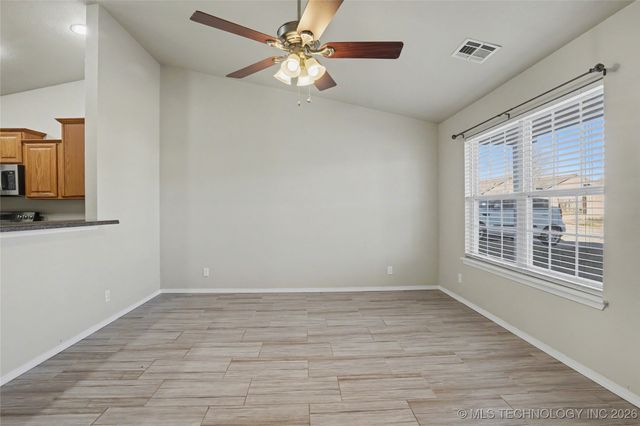 92 W Fairlane Place, Sapulpa, OK 74066