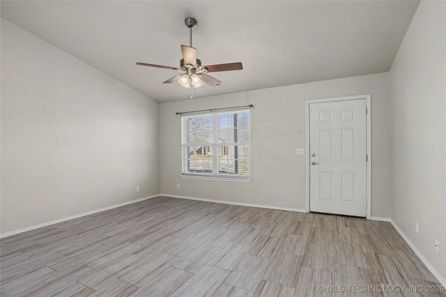 92 W Fairlane Place, Sapulpa, OK 74066