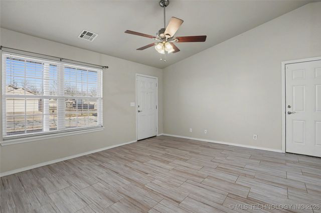 92 W Fairlane Place, Sapulpa, OK 74066