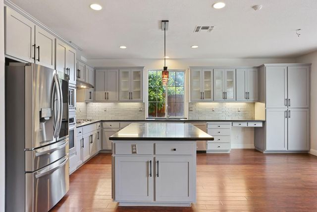 574 Mustang Dr, Oakdale, CA 95361
