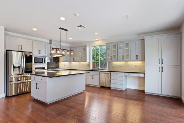 574 Mustang Dr, Oakdale, CA 95361