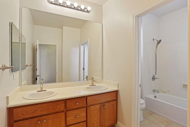 574 Mustang Dr, Oakdale, CA 95361