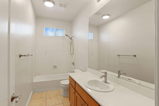 574 Mustang Dr, Oakdale, CA 95361